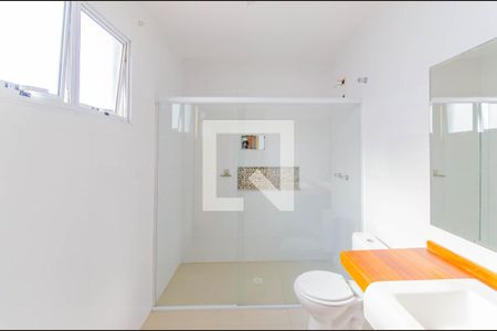 Casa à venda com 155m², 3 quartos e 2 vagasBanheiro