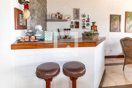 Apartamento à venda com 180m², 4 quartos e 2 vagasBalcão Bar Cobertura