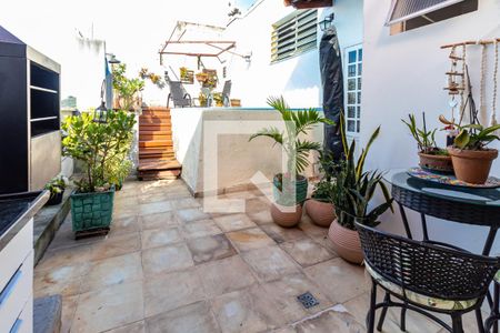 Apartamento à venda com 180m², 4 quartos e 2 vagasChurrasqueira