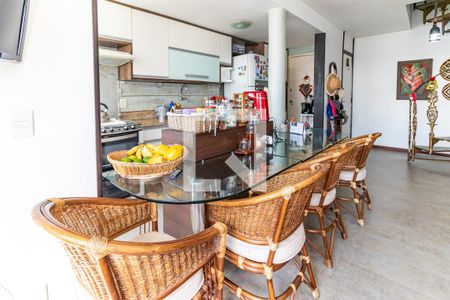 Apartamento à venda com 180m², 4 quartos e 2 vagasCozinha