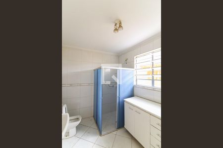 Banheiro de casa para alugar com 1 quarto, 20m² em Jardim Novo Taboao, São Paulo