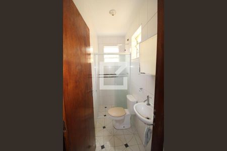 Banheiro de casa para alugar com 1 quarto, 50m² em Jardim Novo Taboao, São Paulo