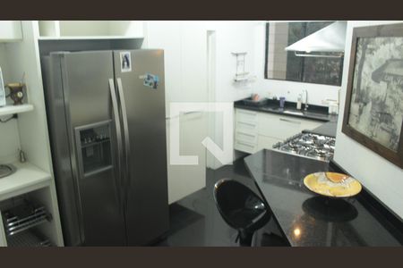 Apartamento à venda com 180m², 4 quartos e 2 vagasCozinha 