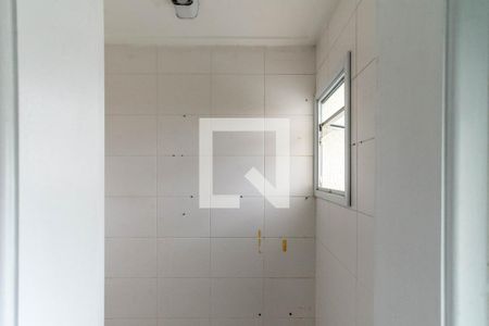Banheiro de serviço de apartamento para alugar com 3 quartos, 80m² em Jardim Las Vegas, Guarulhos