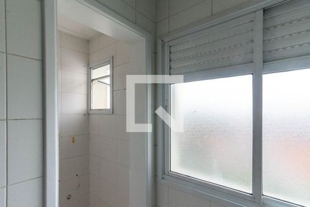 Banheiro de serviço de apartamento para alugar com 3 quartos, 80m² em Jardim Las Vegas, Guarulhos