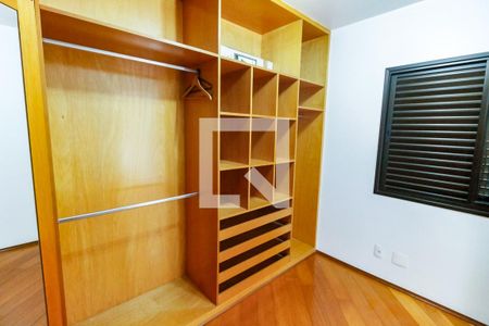 Apartamento para alugar com 130m², 3 quartos e 4 vagasCloset da suíte 2