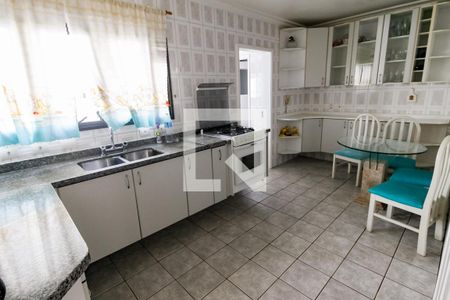 Apartamento para alugar com 130m², 3 quartos e 4 vagasCozinha - Armários