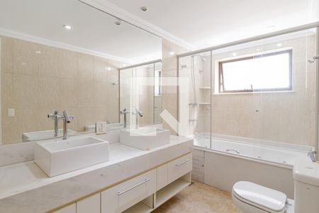 Apartamento para alugar com 217m², 4 quartos e 3 vagas Apartamento para alugar com 217m², 4 quartos e 3 vagasBanheiro da Suíte 4
