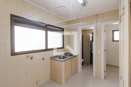 Apartamento para alugar com 217m², 4 quartos e 3 vagas Apartamento para alugar com 217m², 4 quartos e 3 vagasÁrea de Serviço