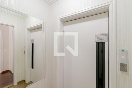 Apartamento para alugar com 217m², 4 quartos e 3 vagas Apartamento para alugar com 217m², 4 quartos e 3 vagasHall de Entrada do Apartamento