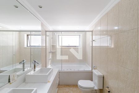 Apartamento para alugar com 217m², 4 quartos e 3 vagas Apartamento para alugar com 217m², 4 quartos e 3 vagasBanheiro da Suíte 4