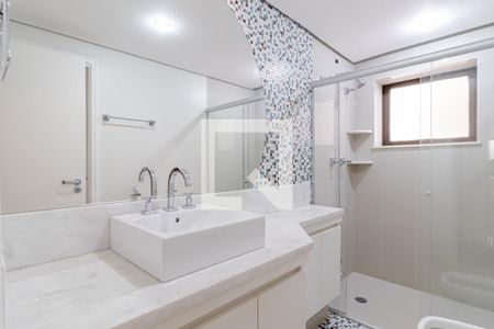 Apartamento para alugar com 217m², 4 quartos e 3 vagas Apartamento para alugar com 217m², 4 quartos e 3 vagasBanheiro da Suíte 2