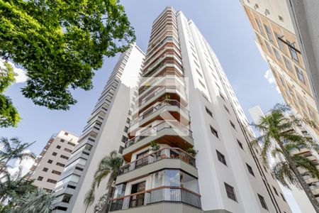 Apartamento para alugar com 217m², 4 quartos e 3 vagas Apartamento para alugar com 217m², 4 quartos e 3 vagasFachada