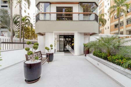 Apartamento para alugar com 217m², 4 quartos e 3 vagas Apartamento para alugar com 217m², 4 quartos e 3 vagasEntrada