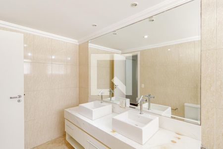 Apartamento para alugar com 217m², 4 quartos e 3 vagas Apartamento para alugar com 217m², 4 quartos e 3 vagasBanheiro da Suíte 4