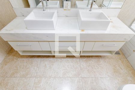 Apartamento para alugar com 217m², 4 quartos e 3 vagas Apartamento para alugar com 217m², 4 quartos e 3 vagasBanheiro da Suíte 4