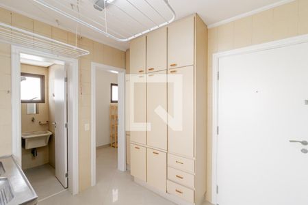 Apartamento para alugar com 217m², 4 quartos e 3 vagas Apartamento para alugar com 217m², 4 quartos e 3 vagasÁrea de Serviço