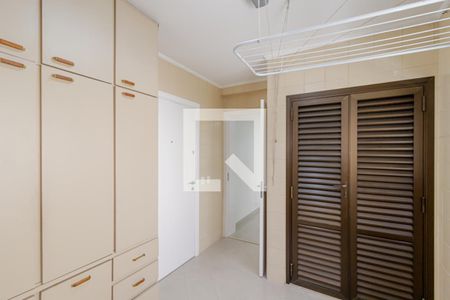 Apartamento para alugar com 217m², 4 quartos e 3 vagas Apartamento para alugar com 217m², 4 quartos e 3 vagasÁrea de Serviço