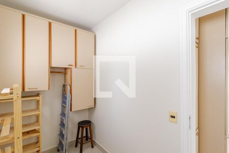 Apartamento para alugar com 217m², 4 quartos e 3 vagas Apartamento para alugar com 217m², 4 quartos e 3 vagasQuarto de Serviço