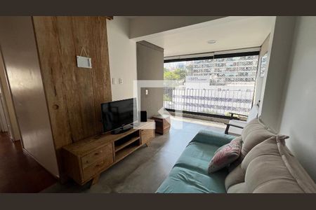 Sala de TV de apartamento à venda com 3 quartos, 69m² em Pinheiros, São Paulo