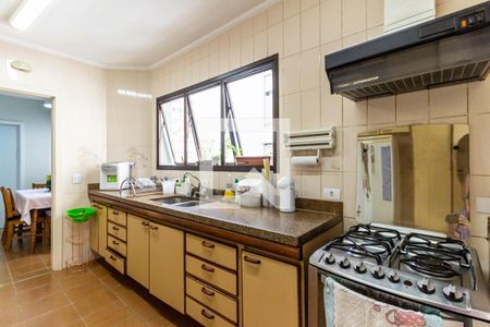 Apartamento à venda com 240m², 4 quartos e 3 vagasCozinha