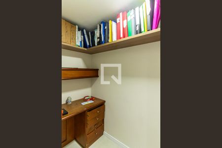 Apartamento à venda com 240m², 4 quartos e 3 vagasSala de Escritório