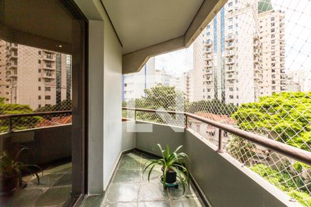 Apartamento à venda com 240m², 4 quartos e 3 vagasSala - Varanda