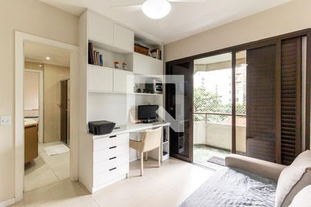 Apartamento à venda com 240m², 4 quartos e 3 vagasQuarto 4