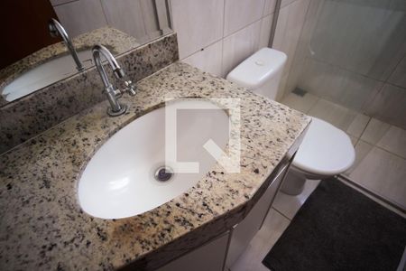 Banheiro Social de apartamento à venda com 3 quartos, 79m² em Piratininga (venda Nova), Belo Horizonte