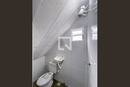 Banheiro de apartamento para alugar com 1 quarto, 32m² em Jardim Carvalho, Porto Alegre
