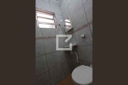 Banheiro de casa para alugar com 1 quarto, 37m² em Vila Alpina, São Paulo