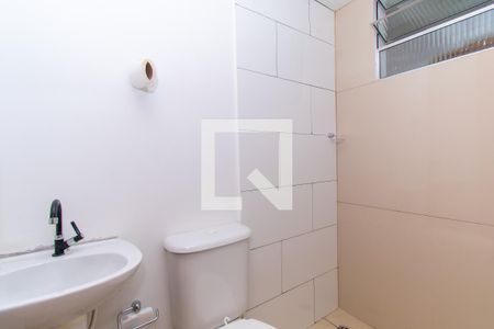 Banheiro de casa de condomínio para alugar com 1 quarto, 40m² em Jardim Sonia Maria, São Paulo