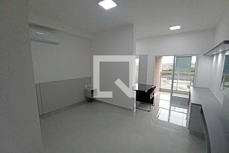 Sala - Dormitório de kitnet/studio para alugar com 1 quarto, 34m² em Ribeirânia, Ribeirão Preto