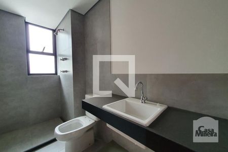 Banheiro de apartamento à venda com 1 quarto, 52m² em Funcionários, Belo Horizonte