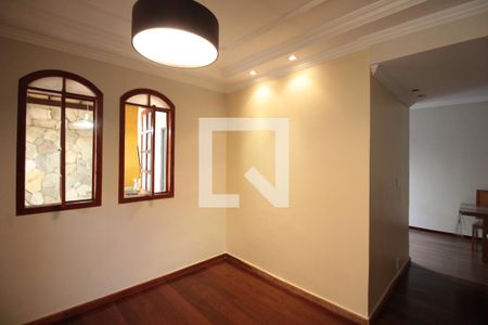 Sala de casa de condomínio à venda com 3 quartos, 120m² em Vila Copacabana, Belo Horizonte