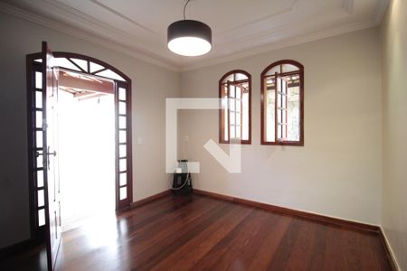 Sala de casa de condomínio à venda com 3 quartos, 120m² em Vila Copacabana, Belo Horizonte