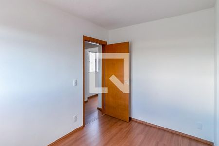 Quarto 1 de apartamento para alugar com 2 quartos, 48m² em João Pinheiro, Belo Horizonte