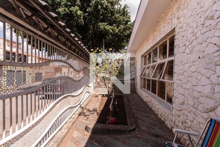 Casa para alugar com 330m², 4 quartos e 2 vagasQuintal frente