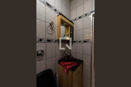 Casa para alugar com 330m², 4 quartos e 2 vagasBanheiro Social