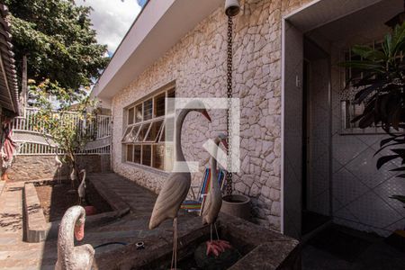 Casa para alugar com 330m², 4 quartos e 2 vagasQuintal frente