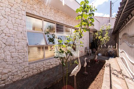 Casa para alugar com 330m², 4 quartos e 2 vagasQuintal frente