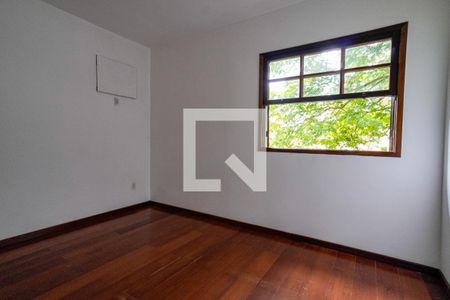 Quarto 2 de casa à venda com 3 quartos, 360m² em Itaipu, Niterói