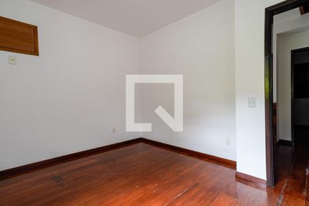 Quarto 1 de casa à venda com 3 quartos, 360m² em Itaipu, Niterói