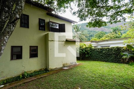 fundos de casa à venda com 3 quartos, 360m² em Itaipu, Niterói
