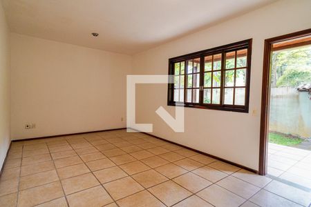 Sala de casa à venda com 3 quartos, 360m² em Itaipu, Niterói