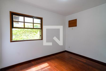 Quarto 1 de casa à venda com 3 quartos, 360m² em Itaipu, Niterói