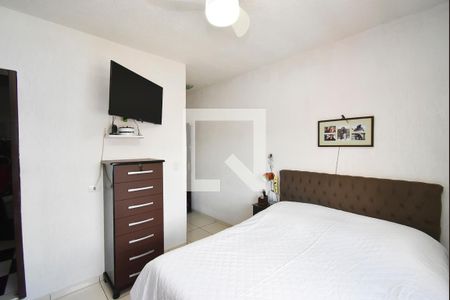 Suíte de casa à venda com 3 quartos, 180m² em Vila Mazzei, São Paulo