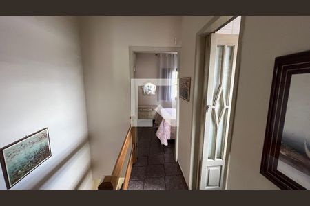 Casa à venda com 150m², 3 quartos e 2 vagas Casa à venda com 150m², 3 quartos e 2 vagasCorredor