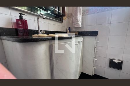 Casa à venda com 150m², 3 quartos e 2 vagas Casa à venda com 150m², 3 quartos e 2 vagasBanheiro