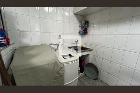 Casa à venda com 150m², 3 quartos e 2 vagas Casa à venda com 150m², 3 quartos e 2 vagasLavanderia